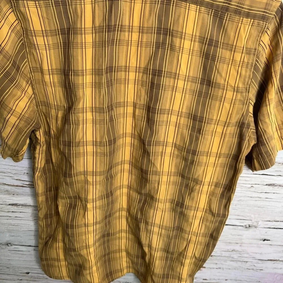 The north face  yellow brown plaid tee shirt button down size medium orange - Picture 8 of 9